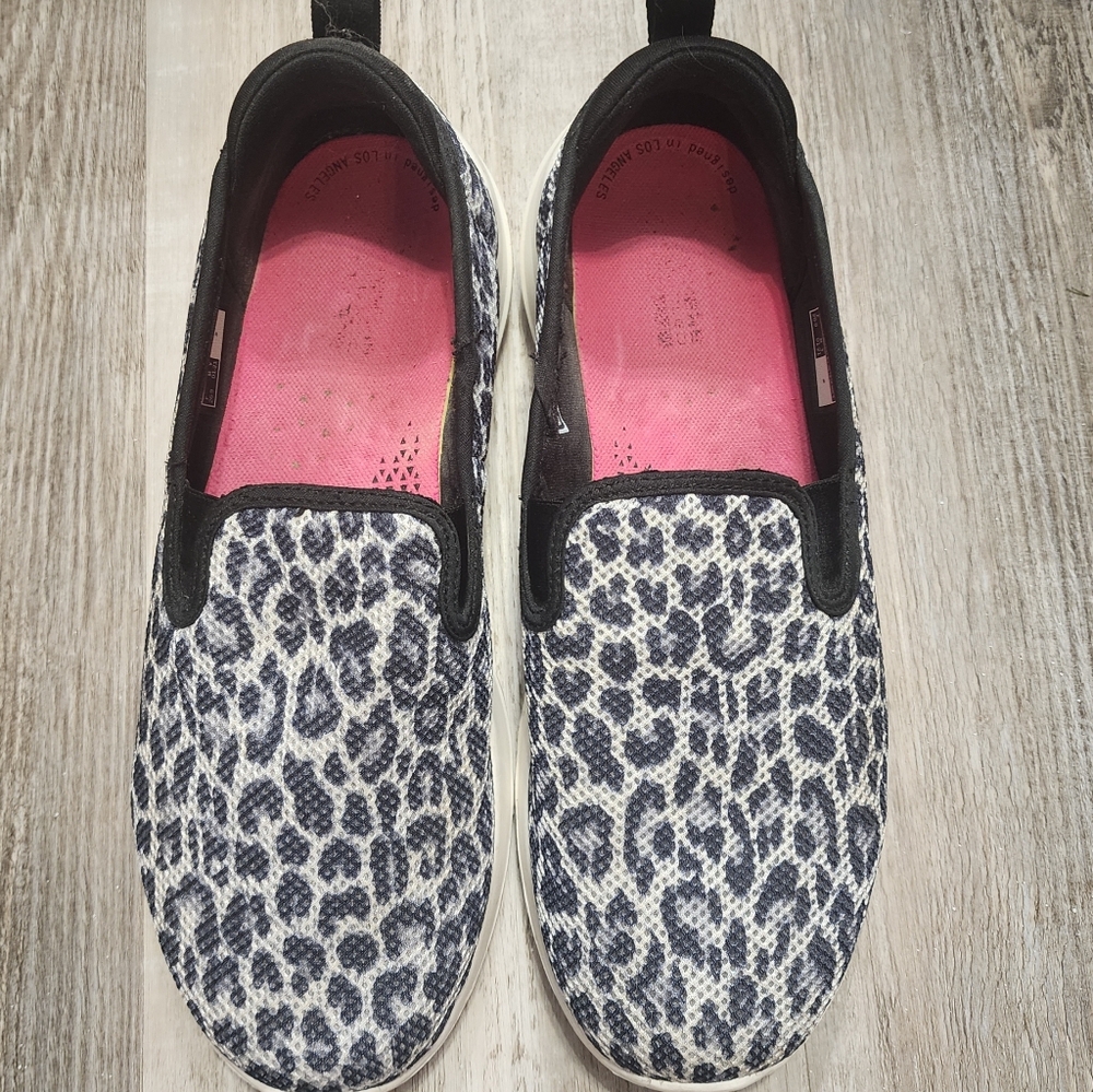 SKECHERS GO WALK SIZE 8.5